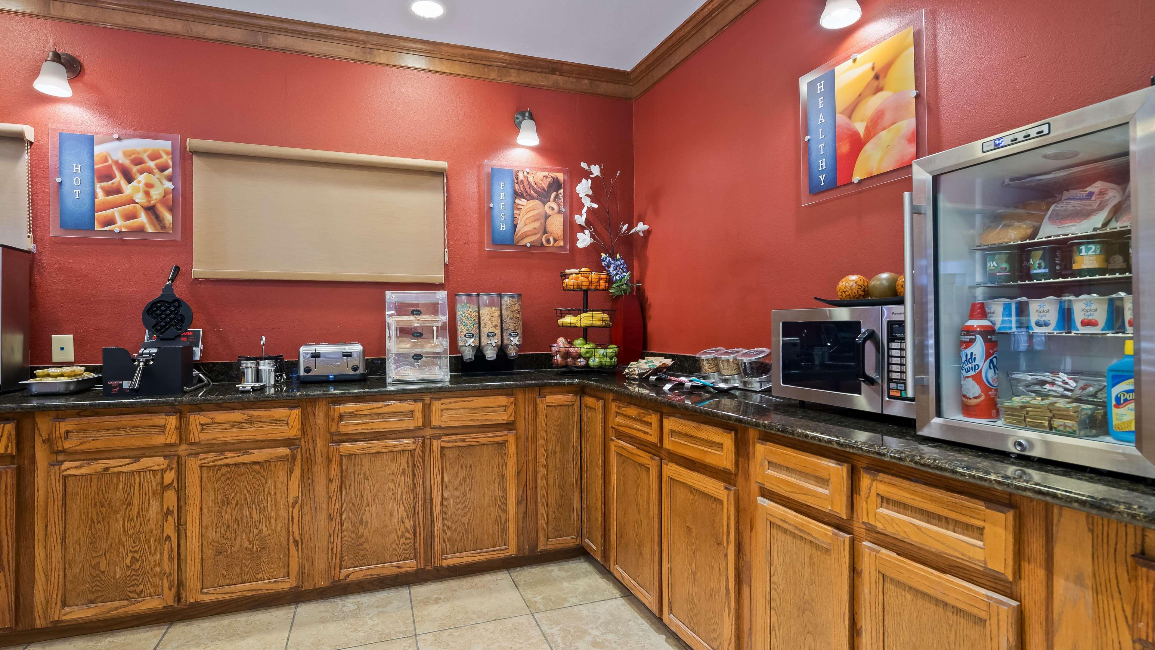 Best Western Regency Inn & Suites Gonzales Dış mekan fotoğraf