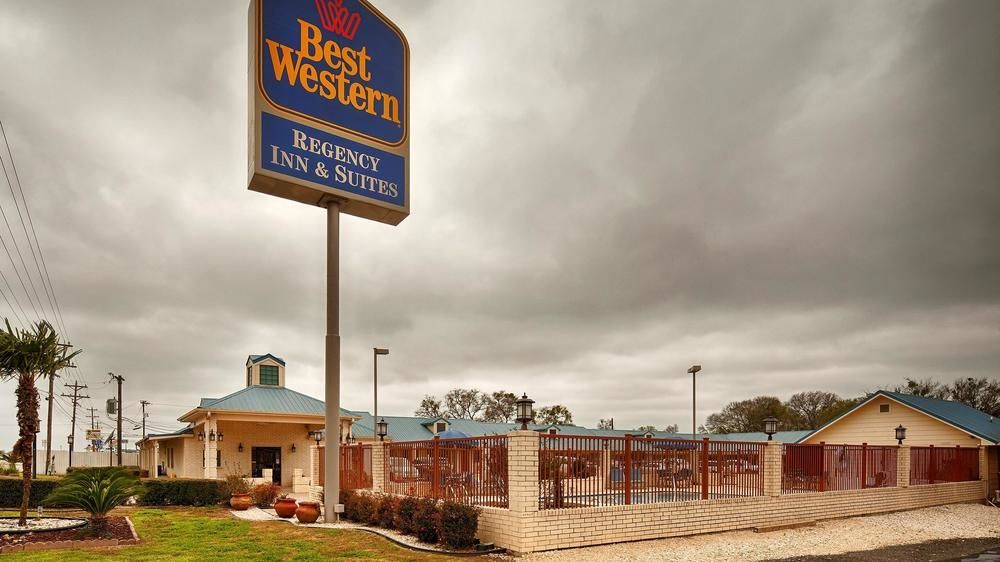 Best Western Regency Inn & Suites Gonzales Dış mekan fotoğraf