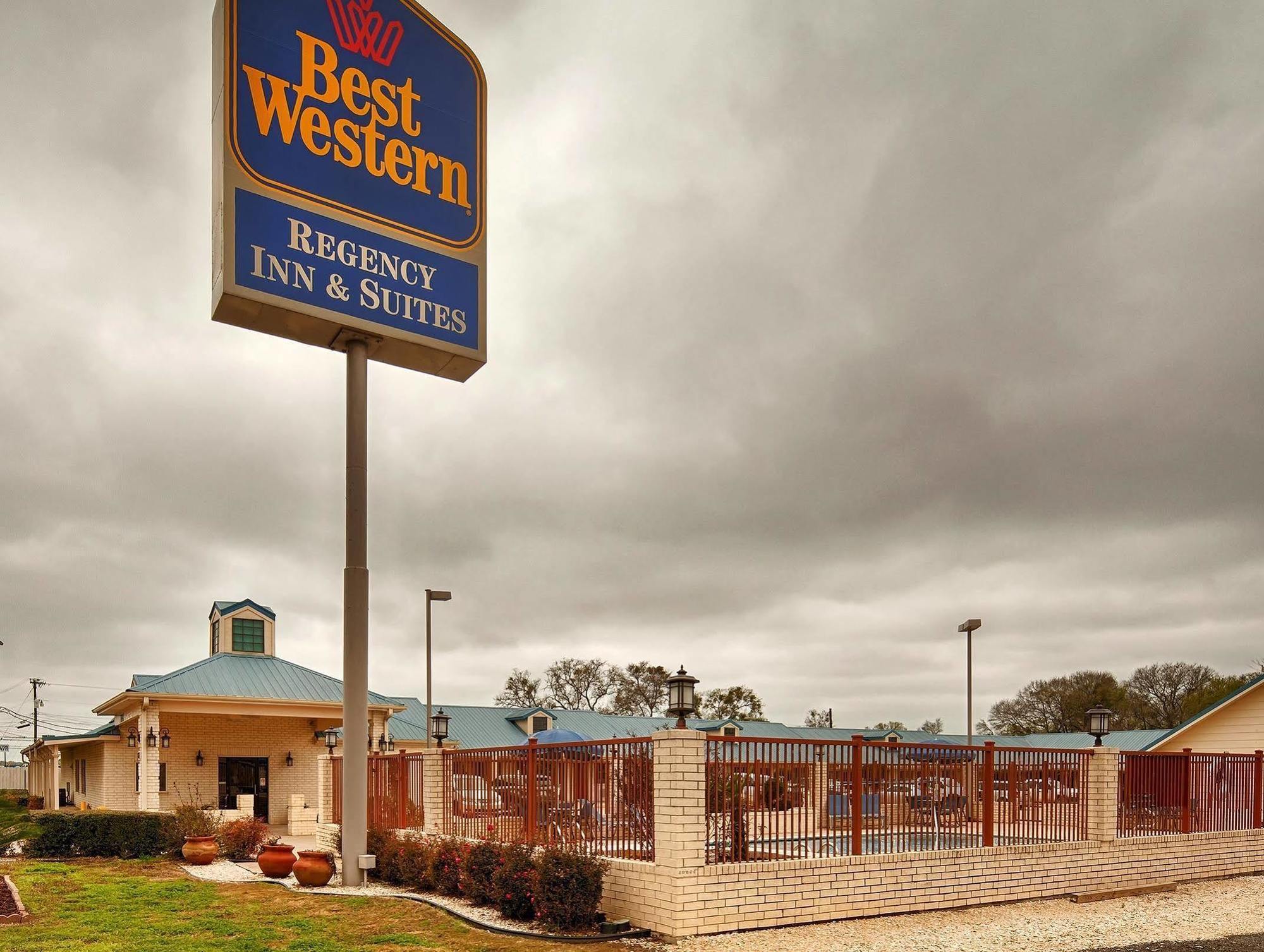 Best Western Regency Inn & Suites Gonzales Dış mekan fotoğraf